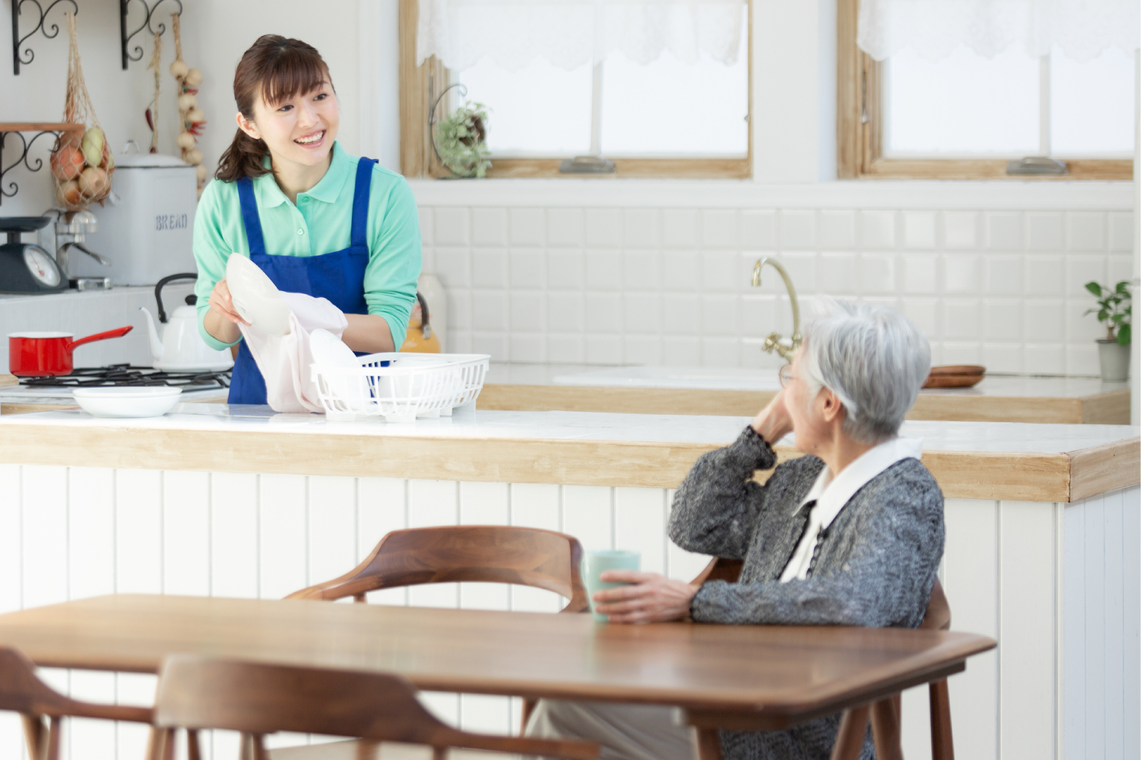 介護福祉士と入居者8